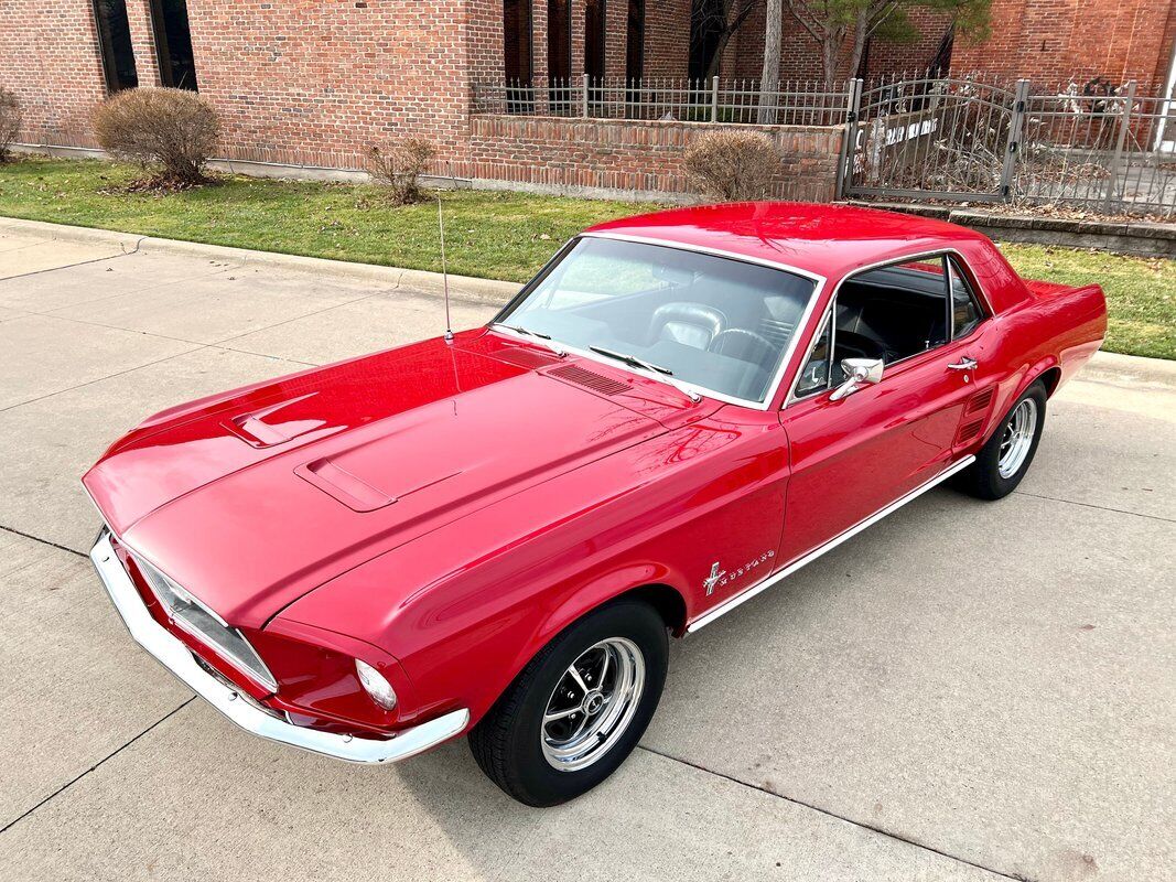 Ford-Mustang-1967-Red-Black-80467-2