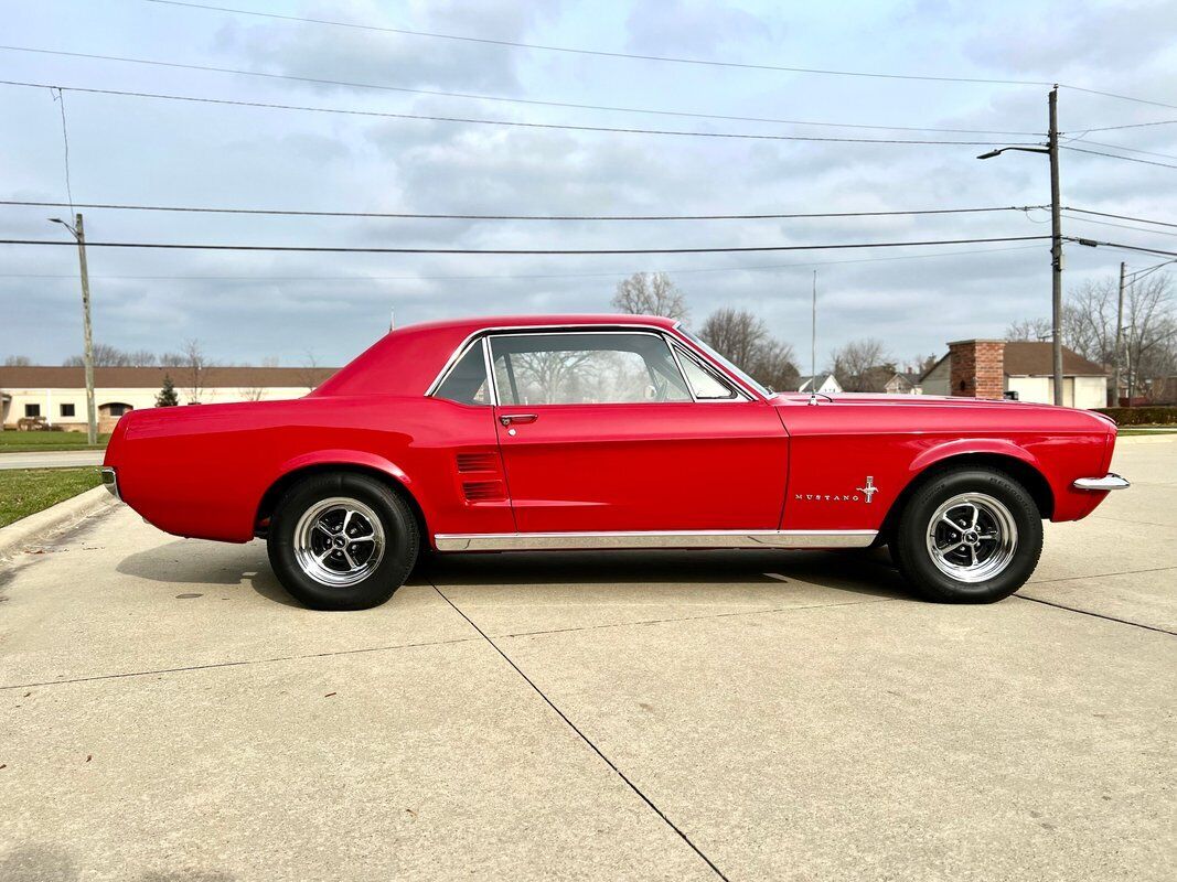 Ford-Mustang-1967-Red-Black-80467-6