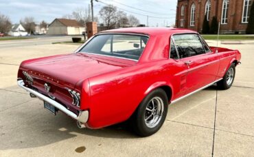 Ford-Mustang-1967-Red-Black-80467-7