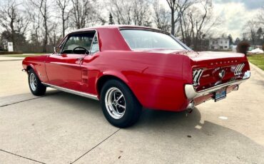 Ford-Mustang-1967-Red-Black-80467-9