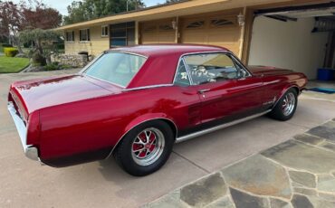 Ford-Mustang-1967-red-149588-1