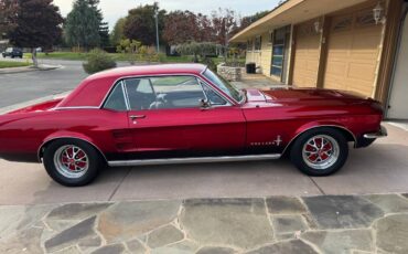 Ford-Mustang-1967-red-149588-2