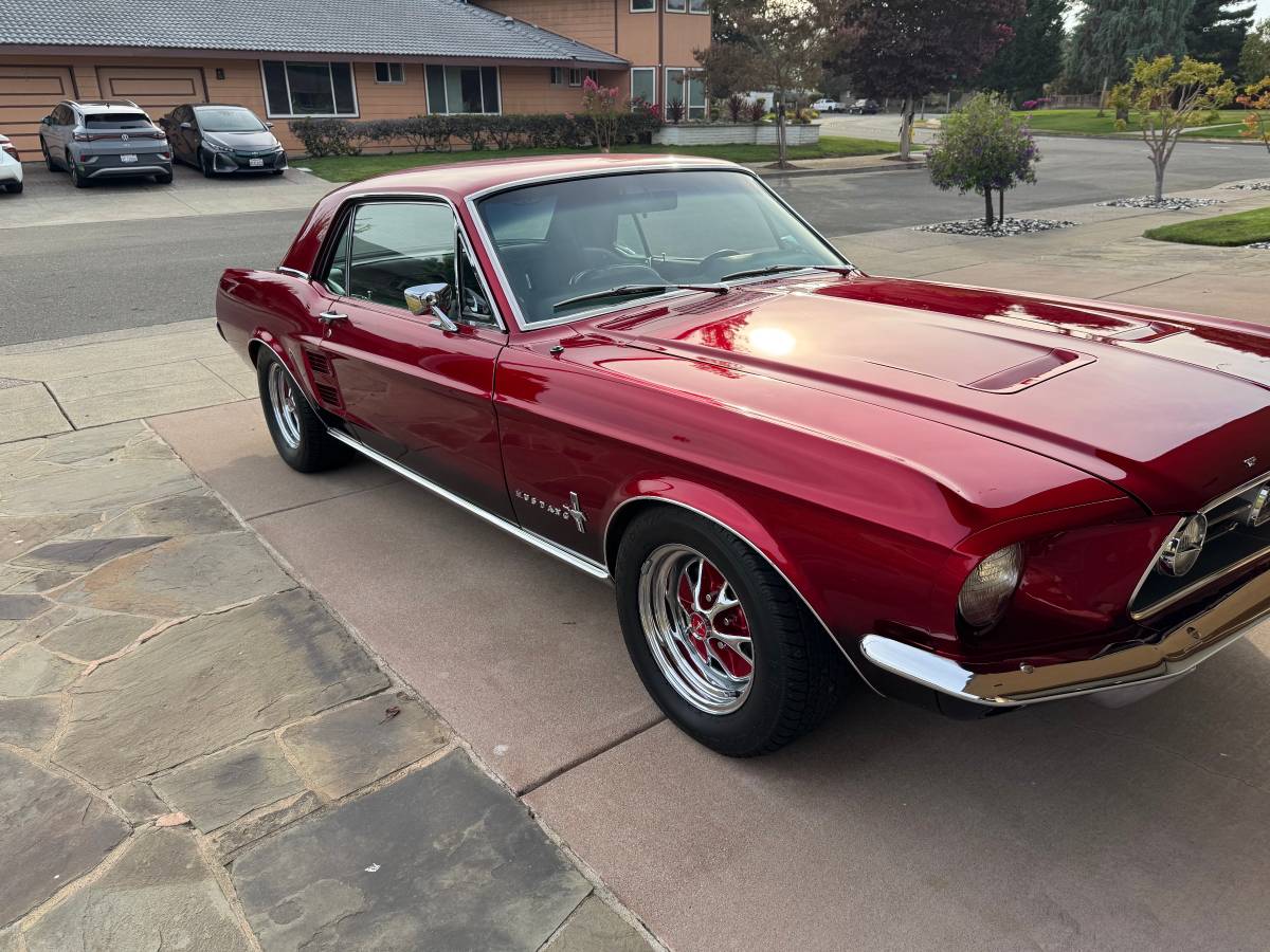 Ford-Mustang-1967-red-149588-3