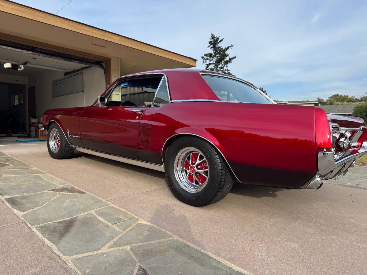 Ford-Mustang-1967-red-149588-4