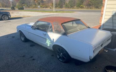 Ford-Mustang-1967-white-120501-1