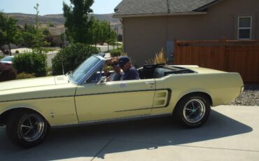 Ford-Mustang-1967-yellow-120379-1