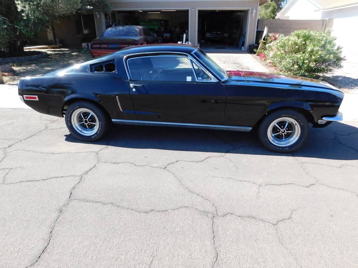 Ford-Mustang-1968-black-32-3