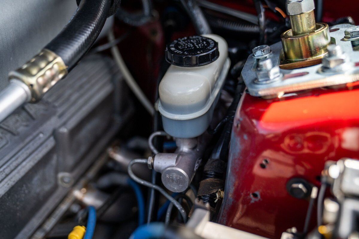 Ford-Mustang-1988-Red-Red-45964-39