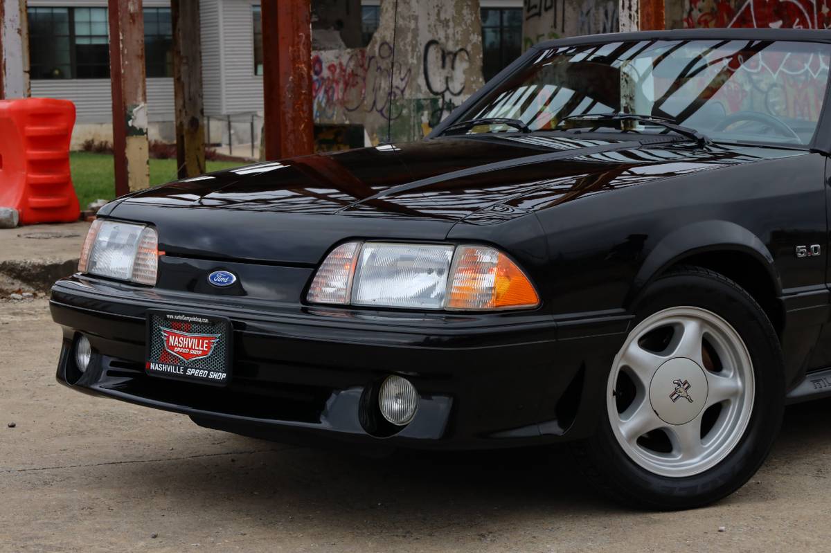 Ford-Mustang-1993-10