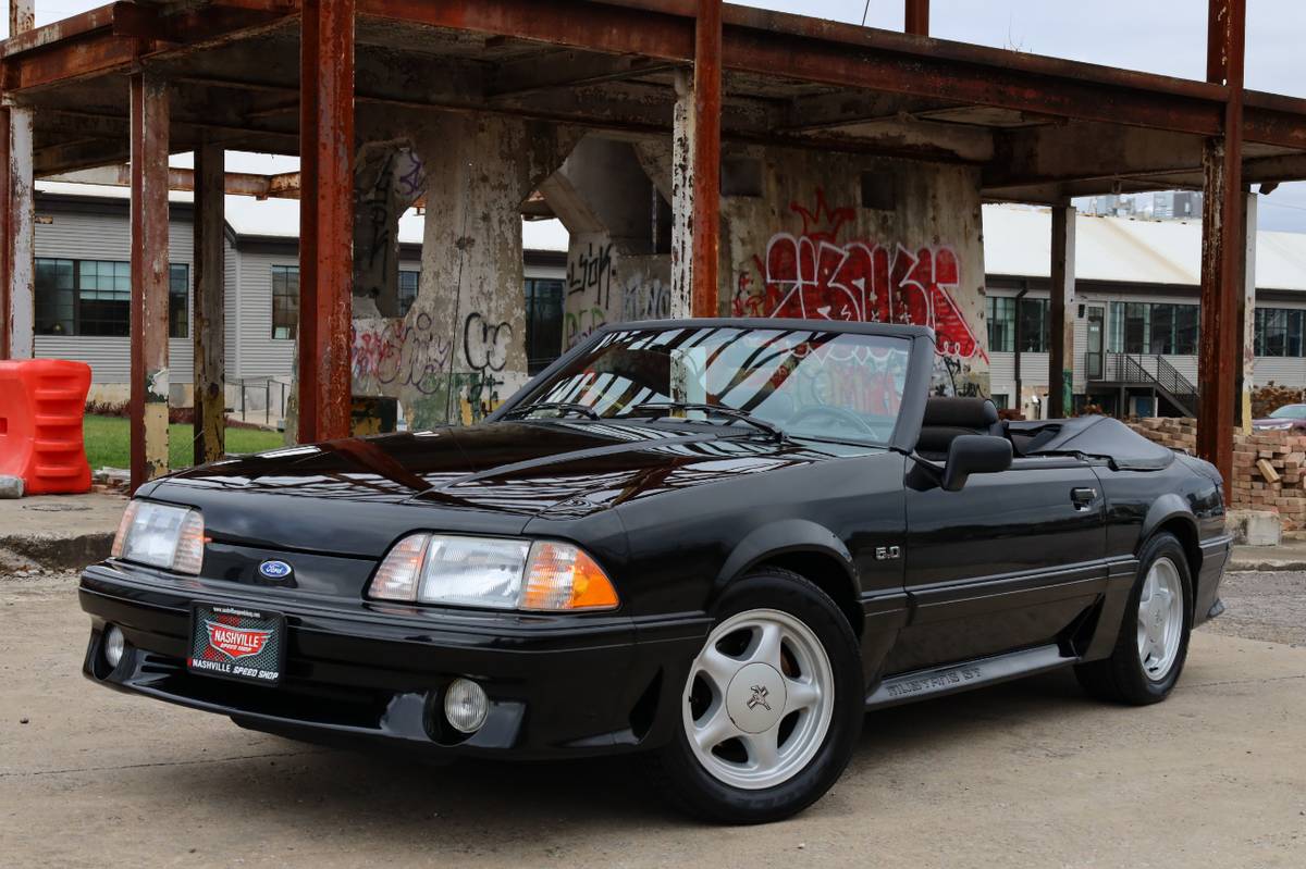 Ford-Mustang-1993-3