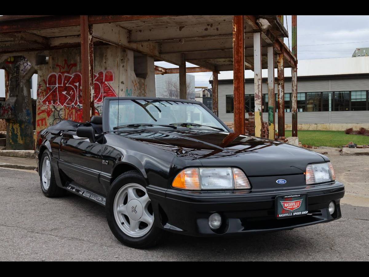 Ford-Mustang-1993