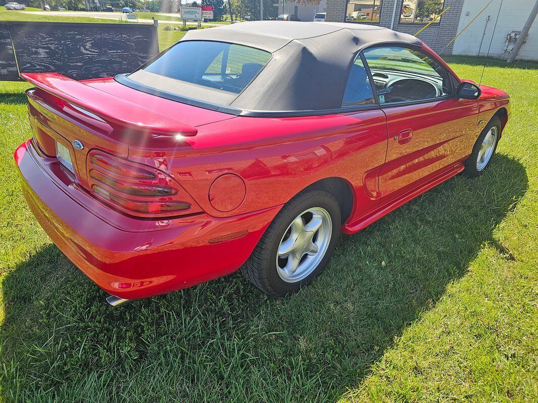 Ford-Mustang-1995-Red-Black-38302-11