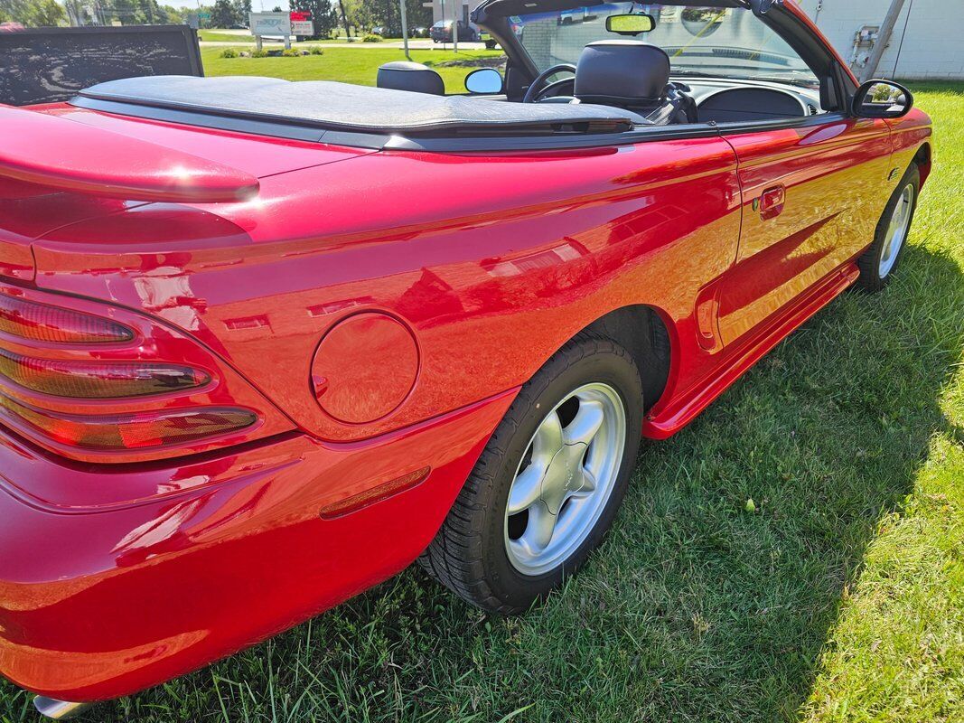 Ford-Mustang-1995-Red-Black-38302-14