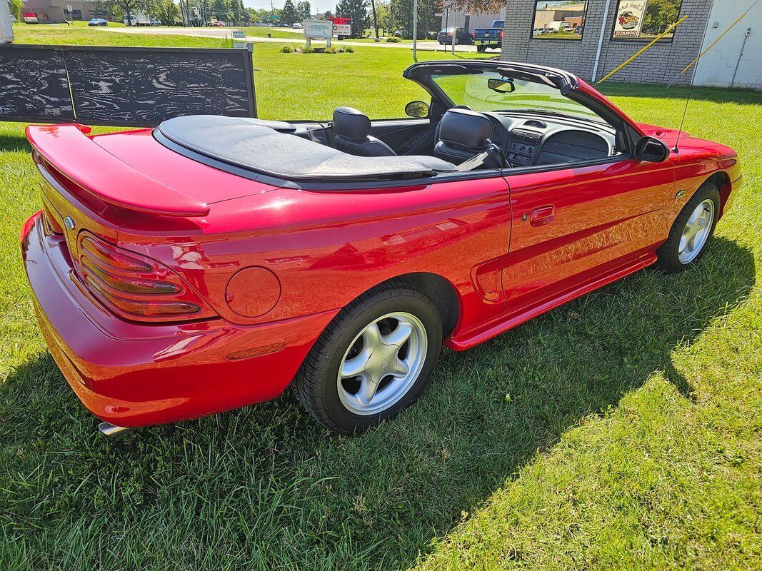 Ford-Mustang-1995-Red-Black-38302-6