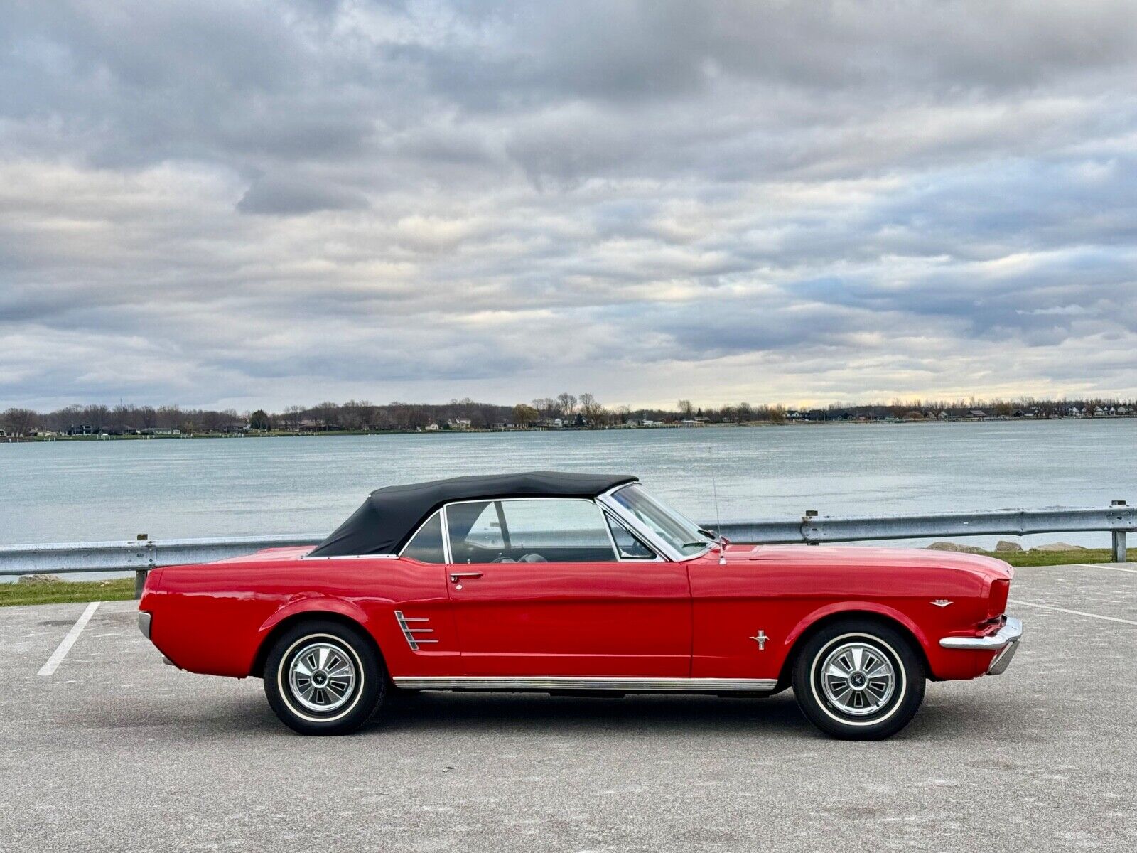 Ford-Mustang-Cabriolet-1966-Red-Black-65632-8