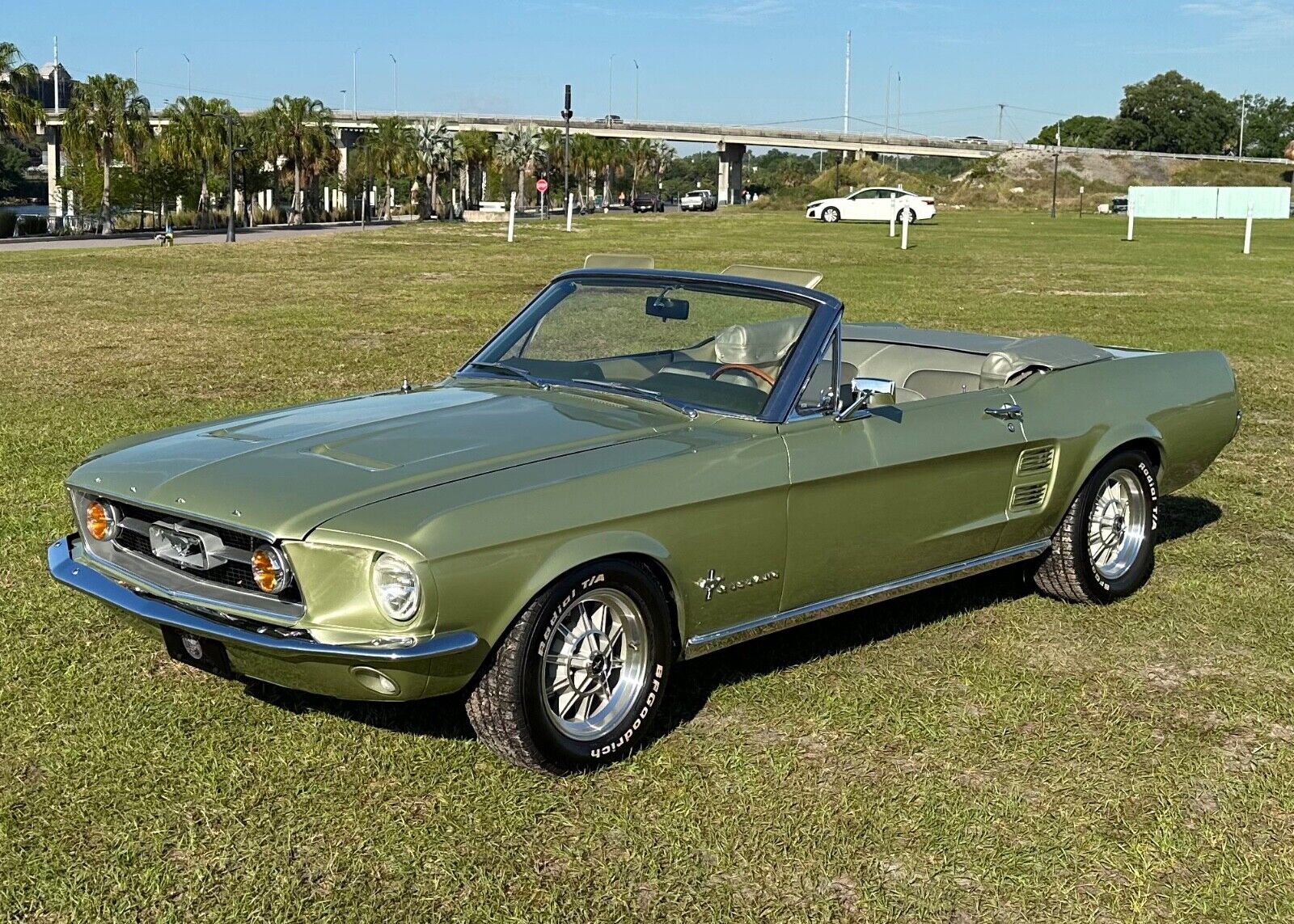 Ford-Mustang-Cabriolet-1967-1