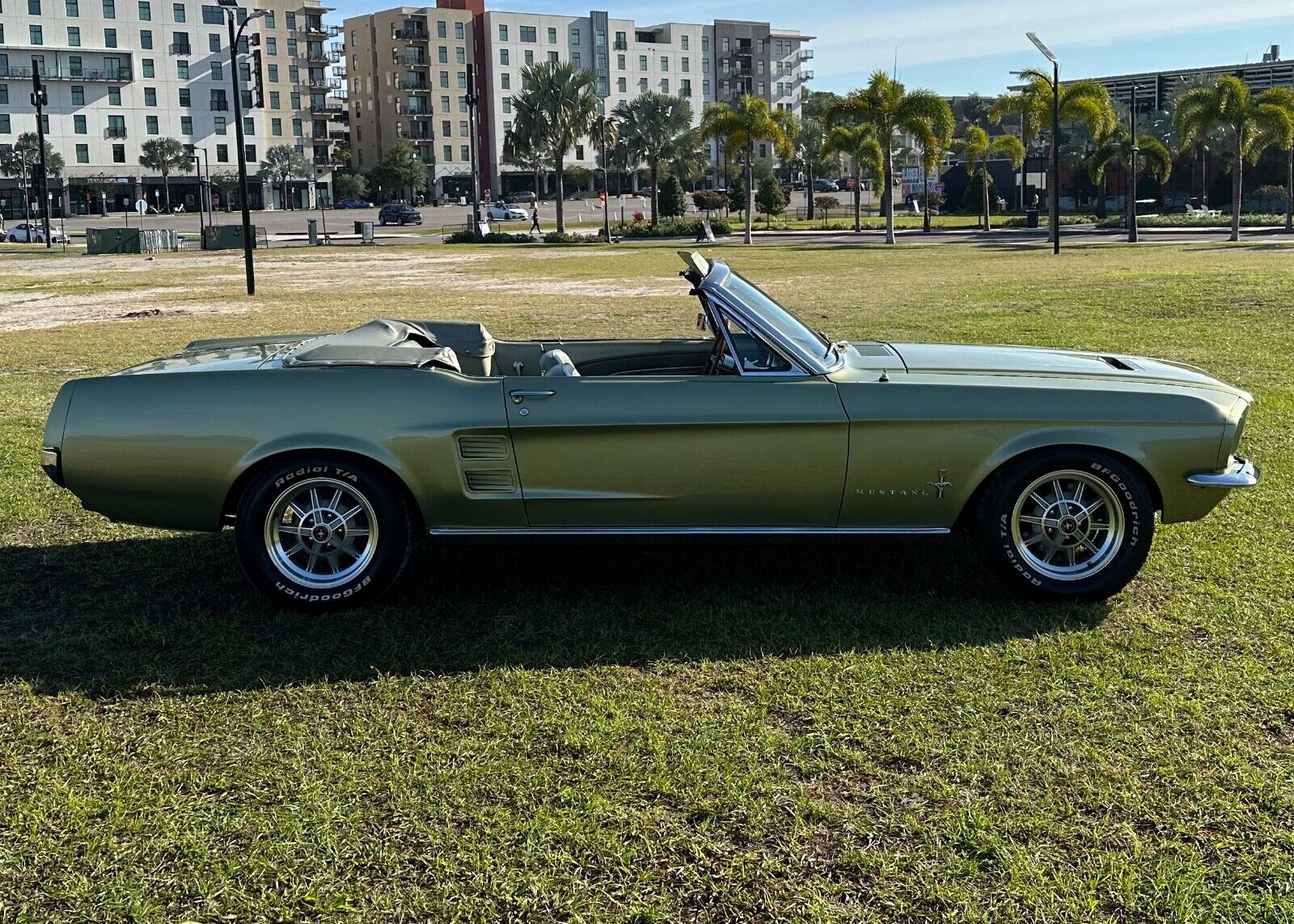 Ford-Mustang-Cabriolet-1967-28