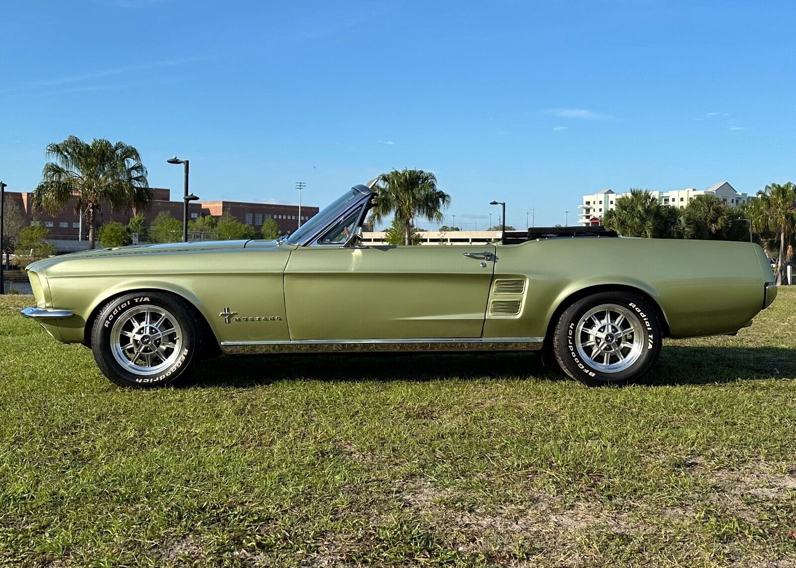 Ford-Mustang-Cabriolet-1967-3