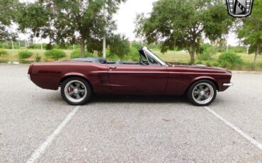 Ford-Mustang-Cabriolet-1967-Burgundy-Black-1189-3