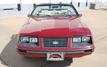 Ford-Mustang-Cabriolet-1983-Maroon-White-143323-8