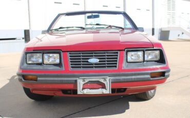 Ford-Mustang-Cabriolet-1983-Maroon-White-143323-9