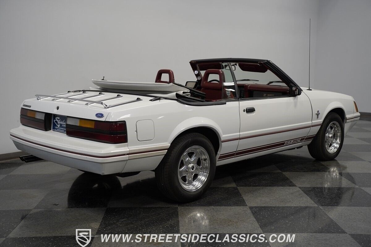 Ford-Mustang-Cabriolet-1984-12