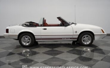 Ford-Mustang-Cabriolet-1984-13