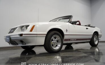 Ford-Mustang-Cabriolet-1984-19