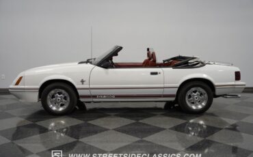 Ford-Mustang-Cabriolet-1984-2