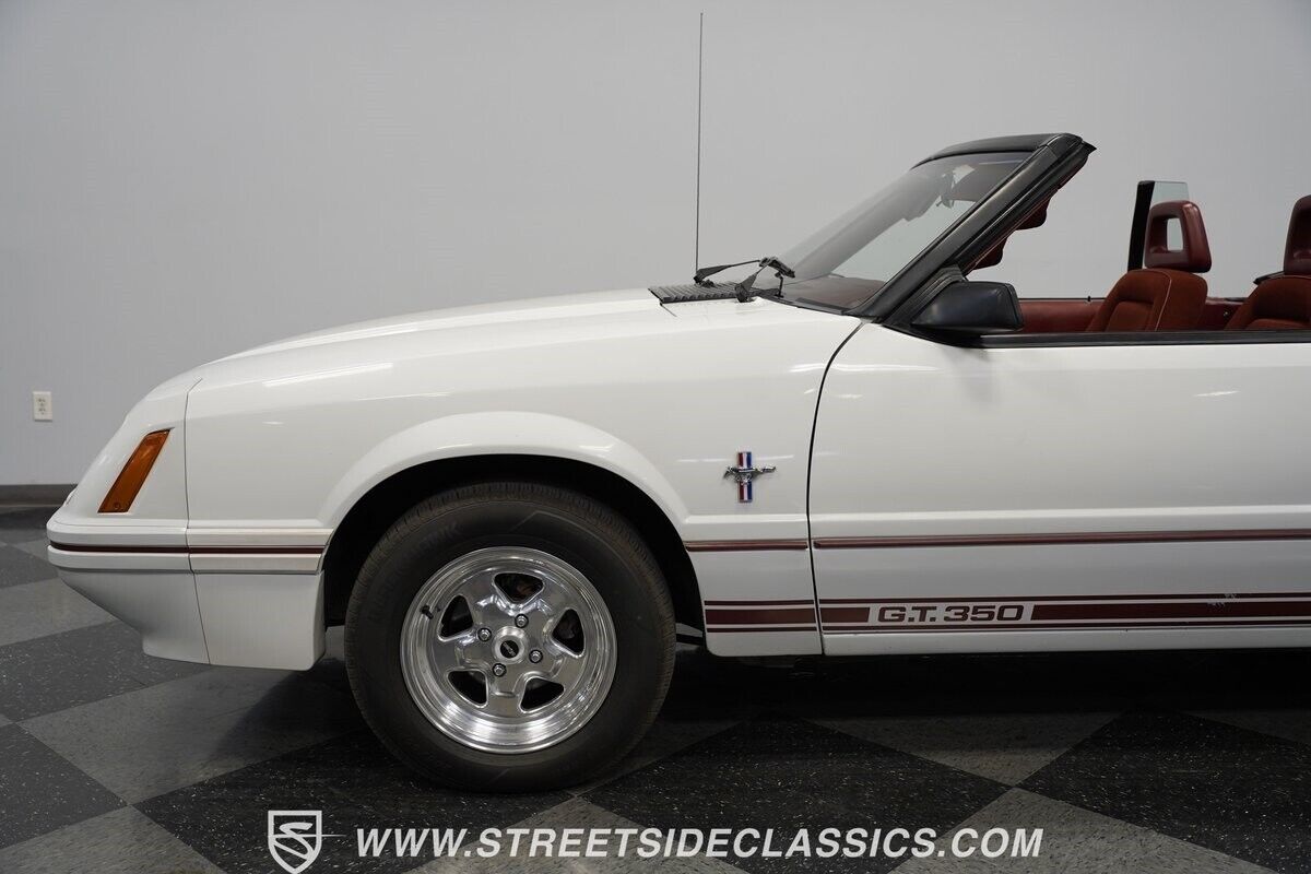 Ford-Mustang-Cabriolet-1984-21