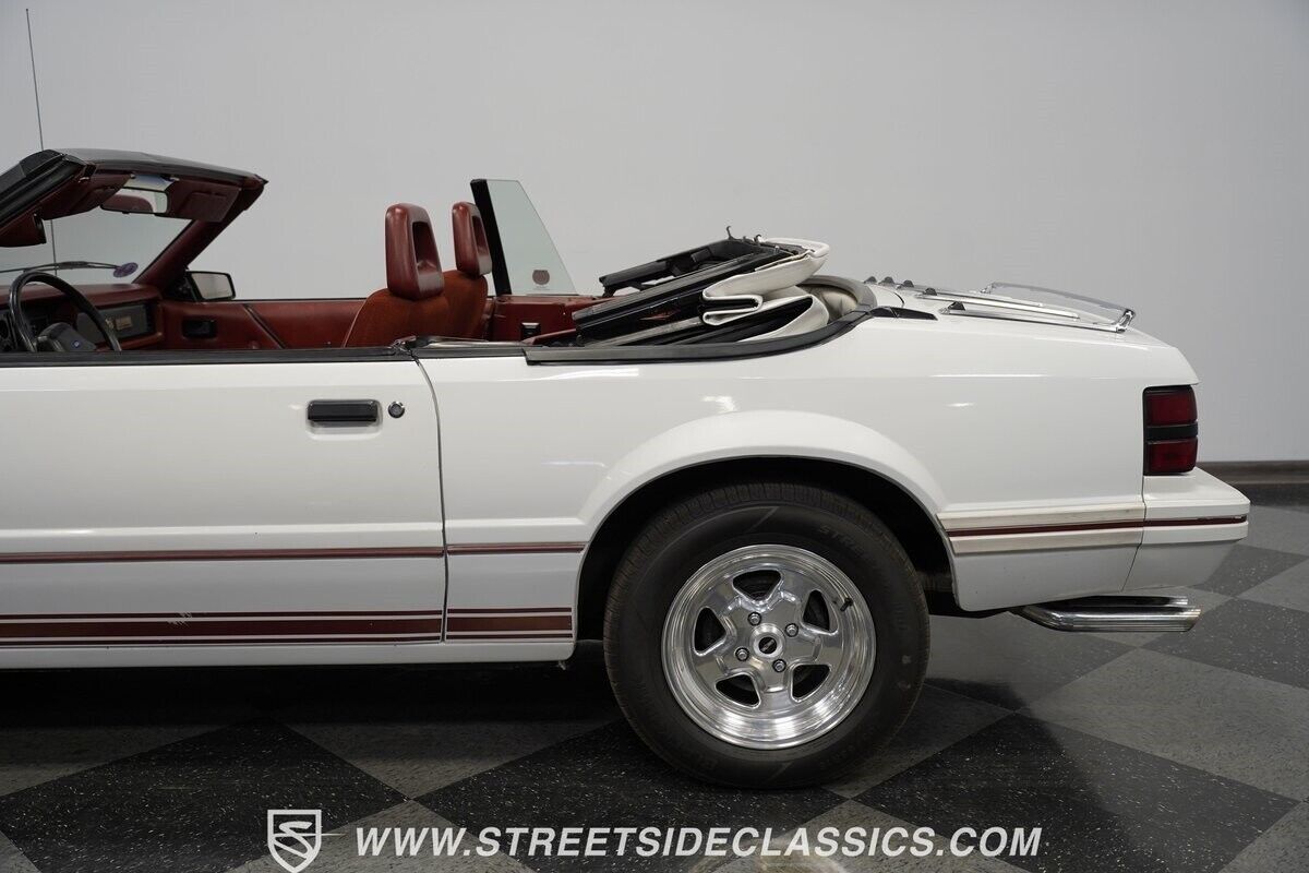 Ford-Mustang-Cabriolet-1984-22