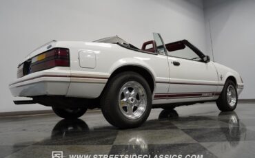 Ford-Mustang-Cabriolet-1984-25