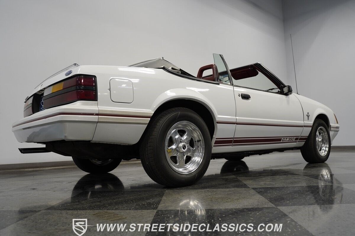 Ford-Mustang-Cabriolet-1984-25