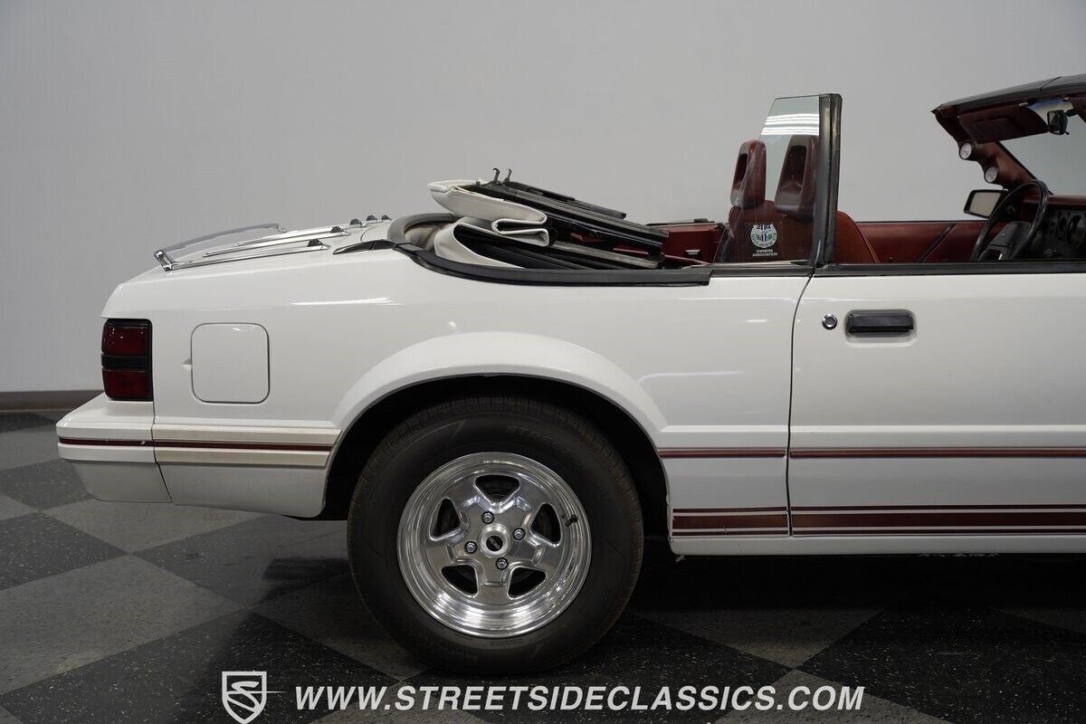 Ford-Mustang-Cabriolet-1984-27