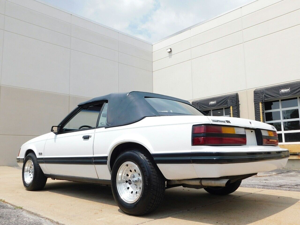 Ford-Mustang-Cabriolet-1984-6