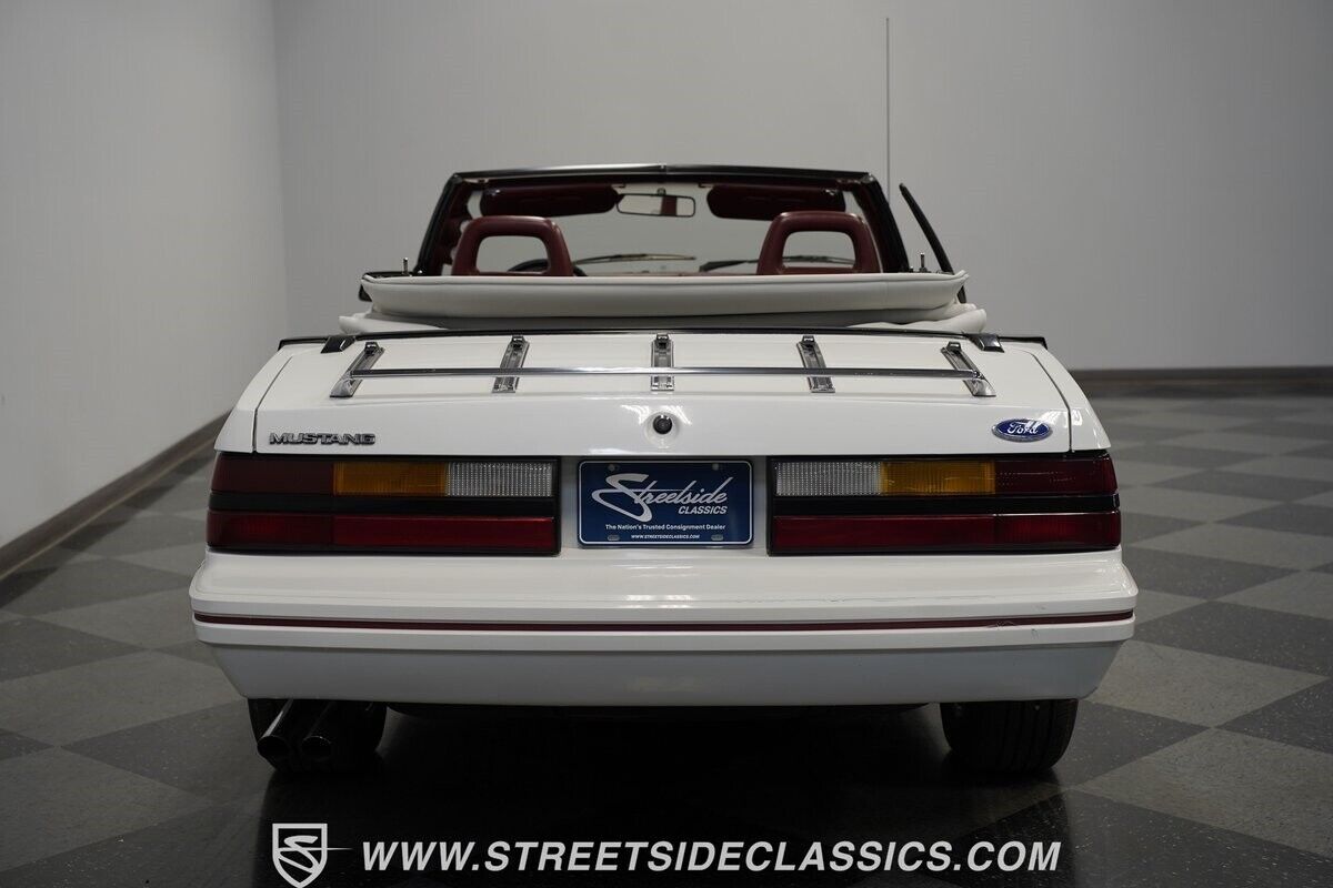 Ford-Mustang-Cabriolet-1984-White-Red-102348-9