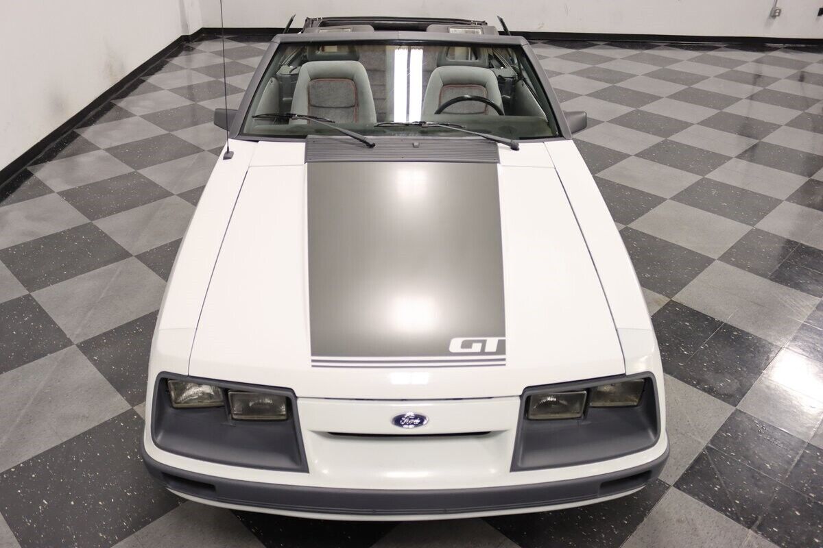 Ford-Mustang-Cabriolet-1986-10