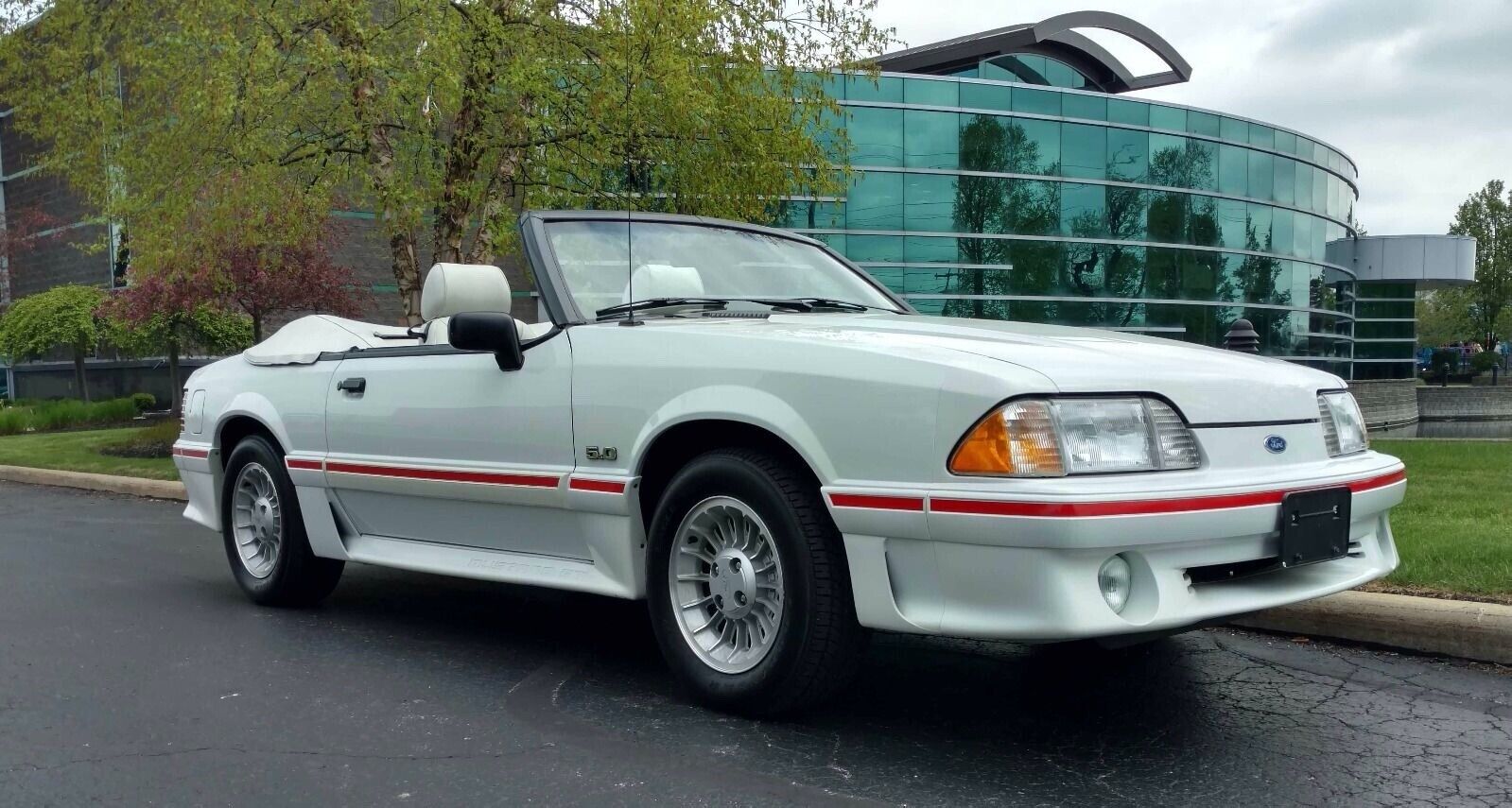 Ford-Mustang-Cabriolet-1988-3