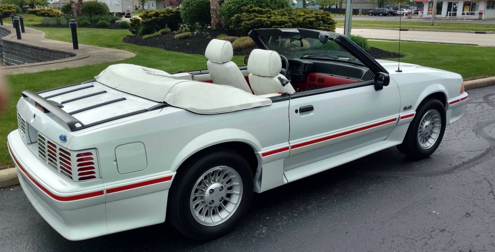 Ford-Mustang-Cabriolet-1988-5