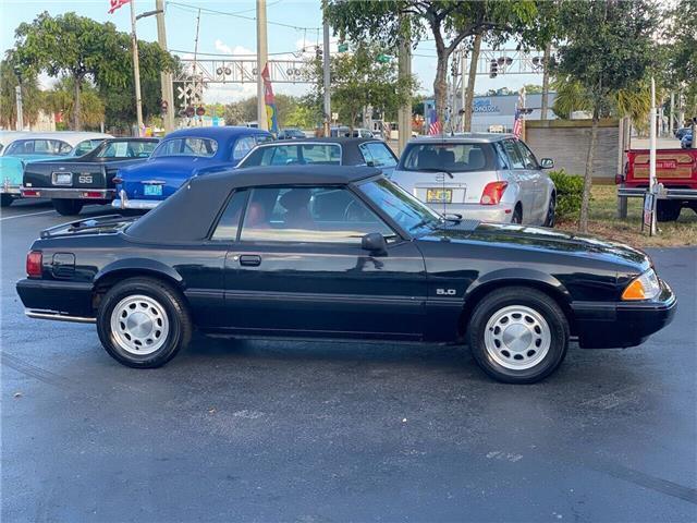 Ford-Mustang-Cabriolet-1989-10