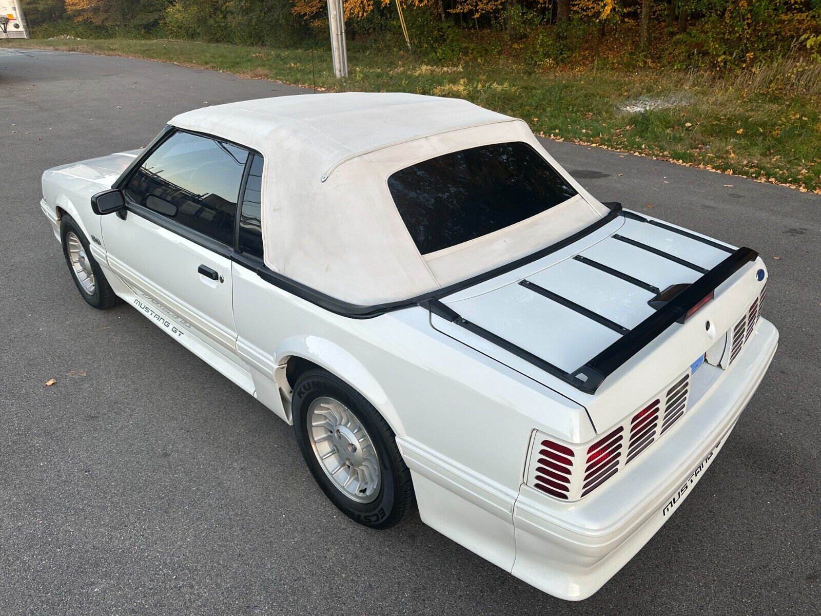 Ford-Mustang-Cabriolet-1989-28