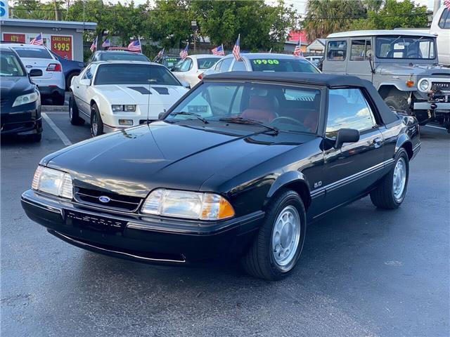 Ford-Mustang-Cabriolet-1989-3