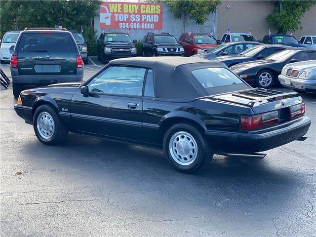 Ford-Mustang-Cabriolet-1989-6