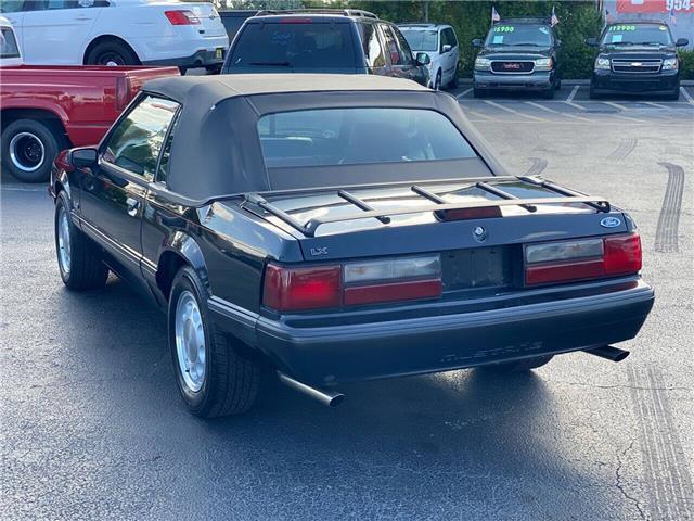 Ford-Mustang-Cabriolet-1989-7