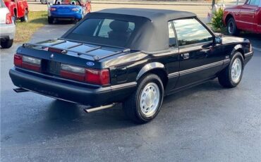 Ford-Mustang-Cabriolet-1989-9