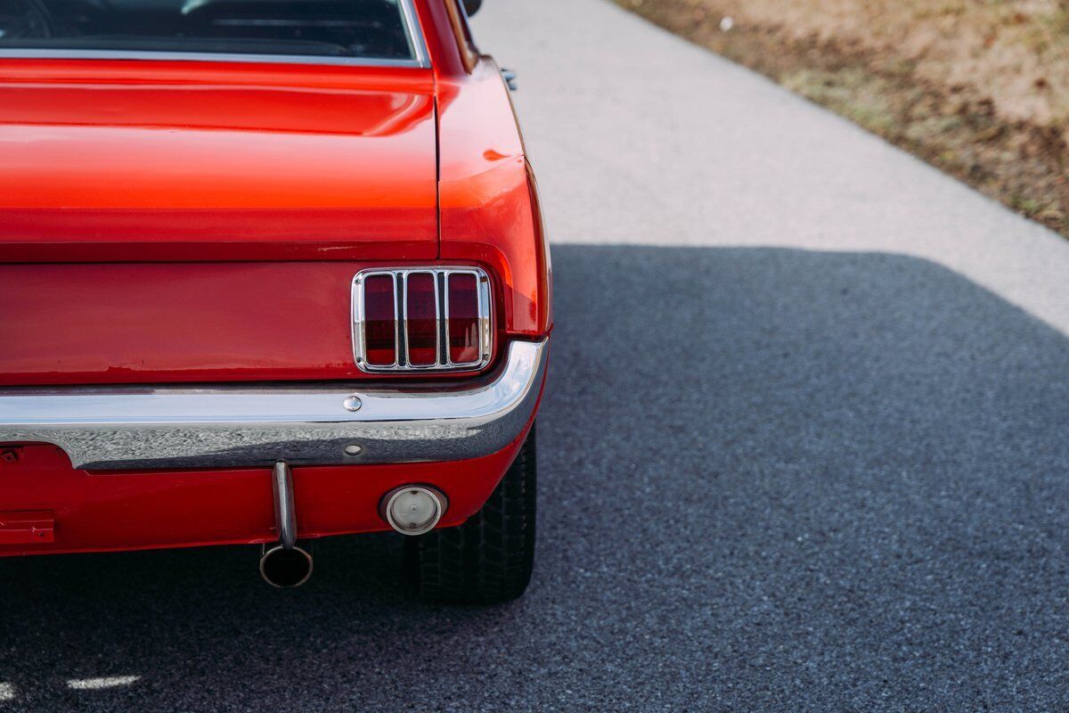 Ford-Mustang-Coupe-1965-8