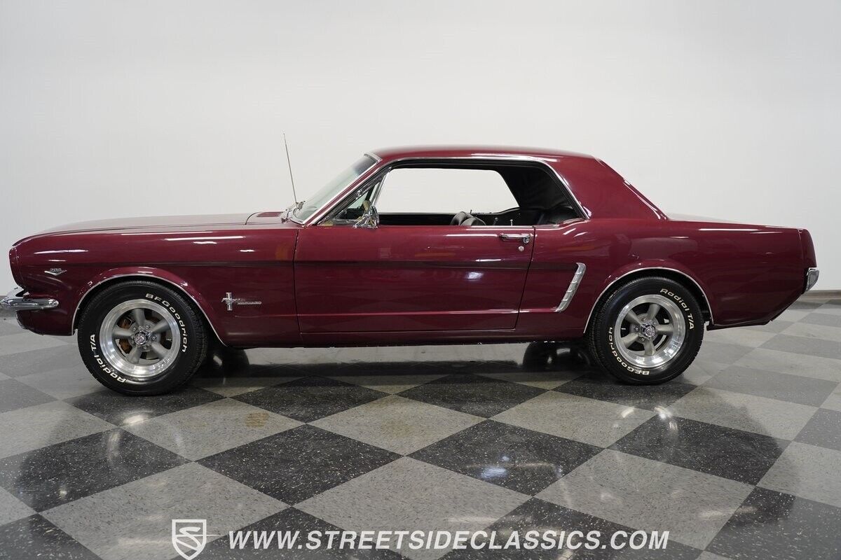 Ford-Mustang-Coupe-1965-Burgundy-Black-1584-2