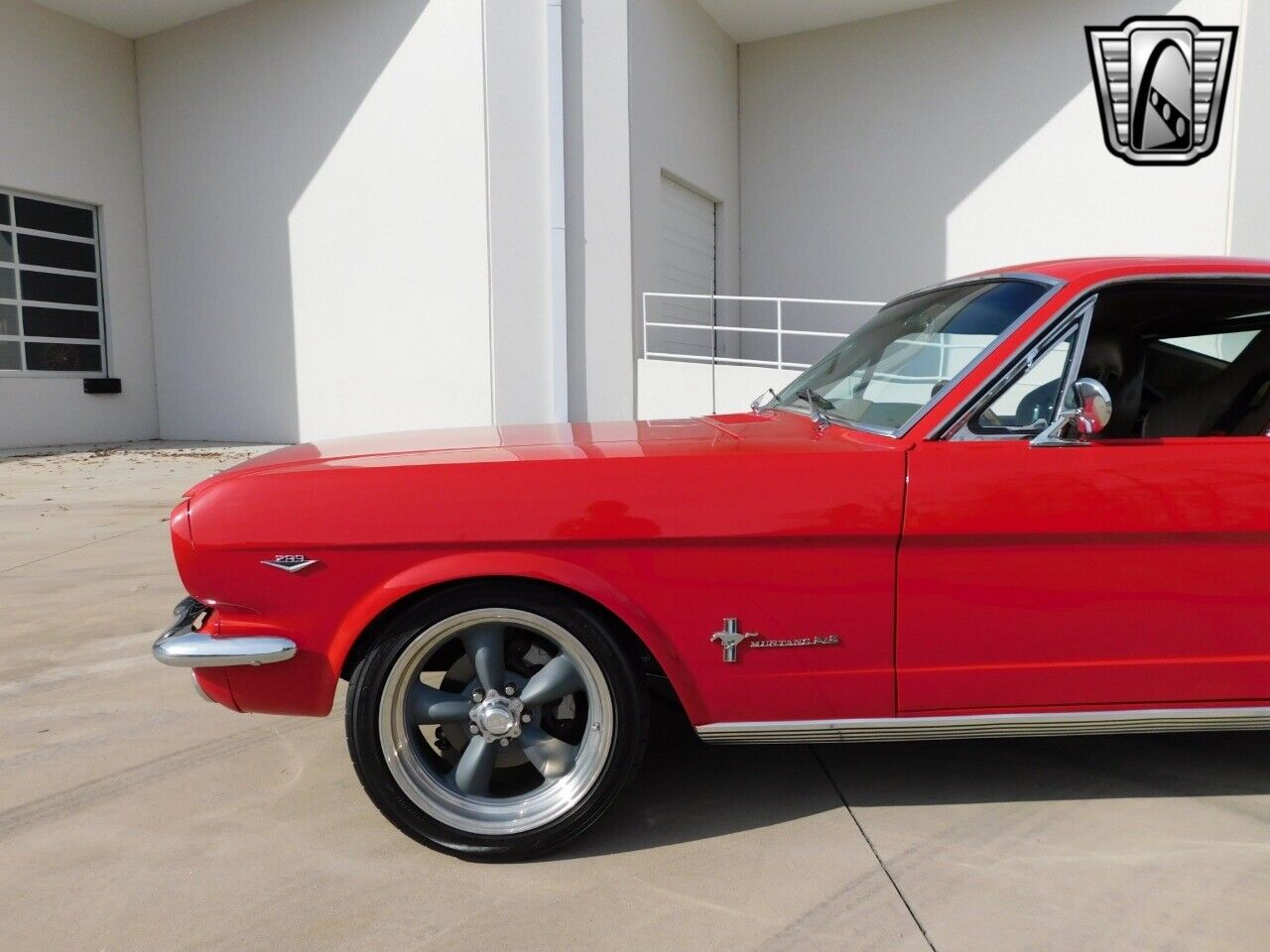 Ford-Mustang-Coupe-1965-Red-Tan-64-5