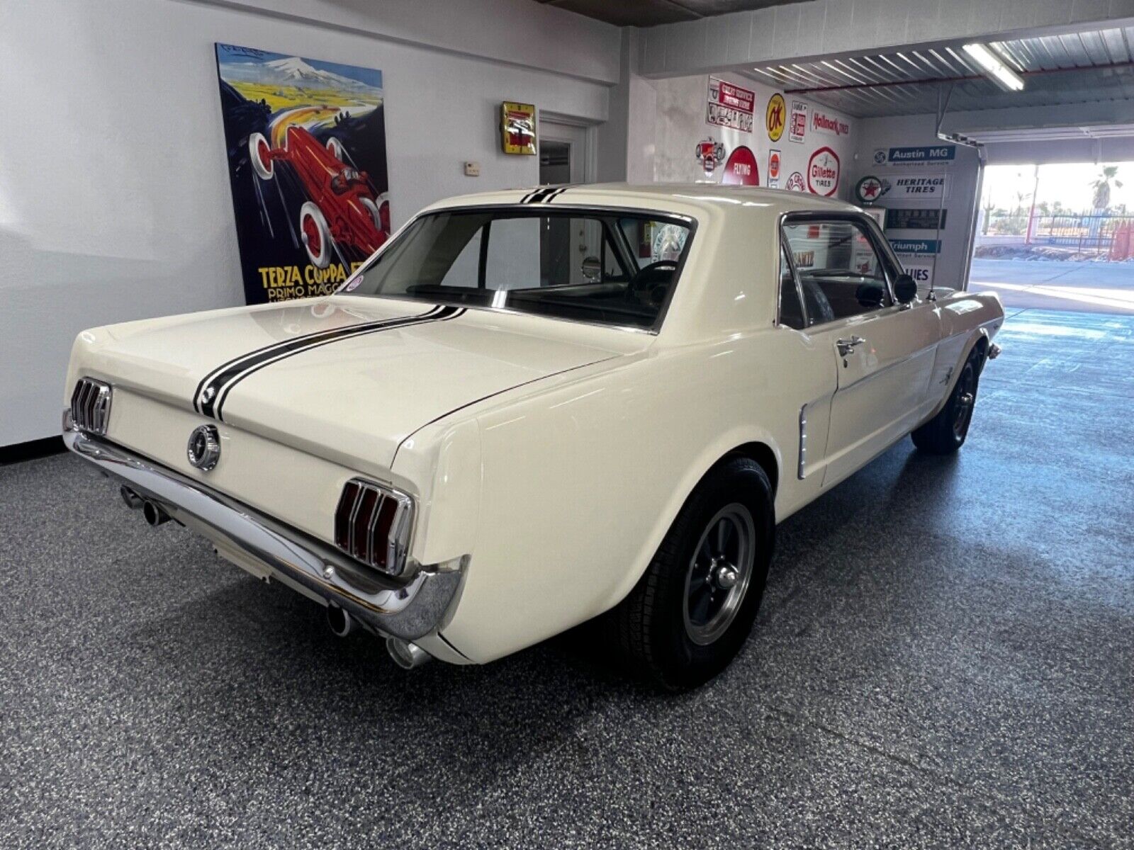 Ford-Mustang-Coupe-1965-White-23-3