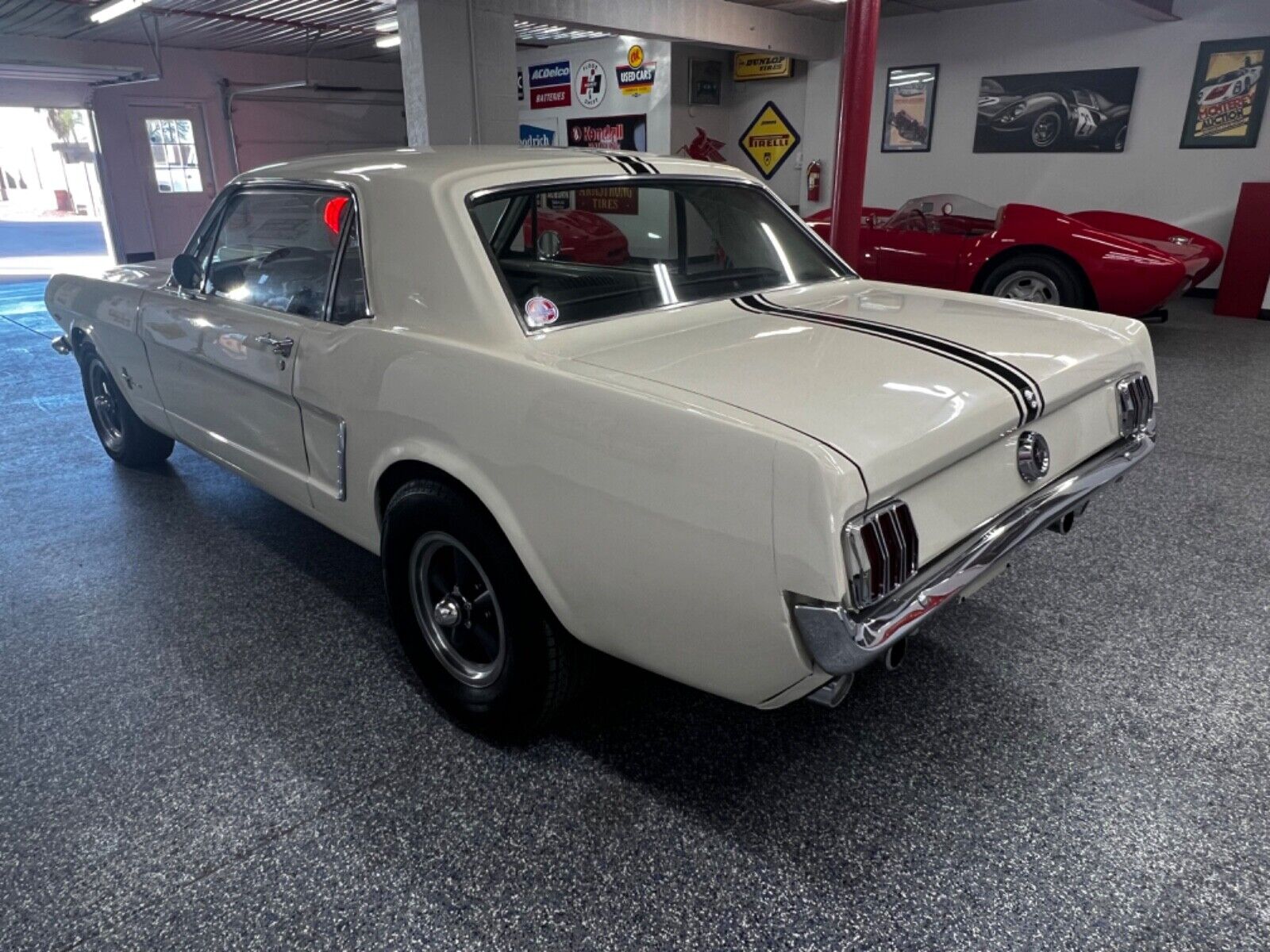 Ford-Mustang-Coupe-1965-White-23-7